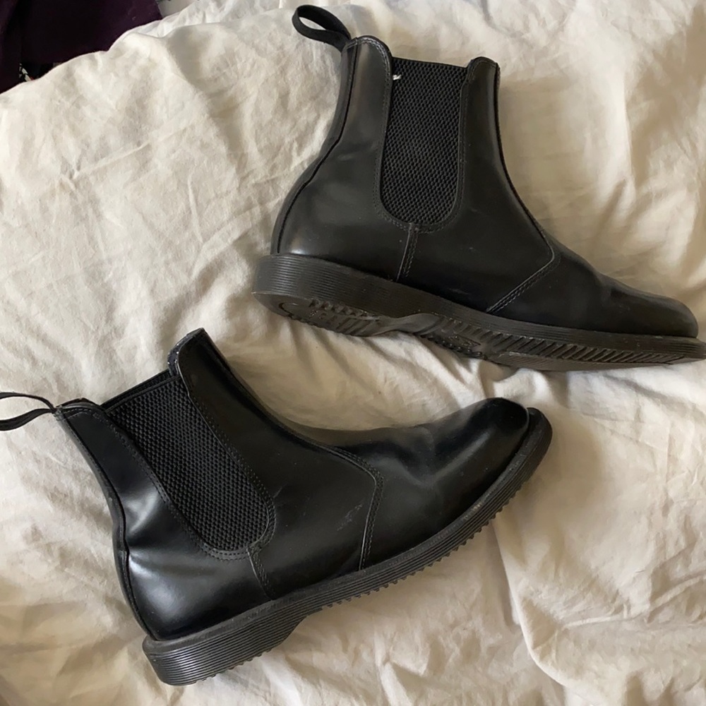DR. MARTENS • Chelsea Boots 9